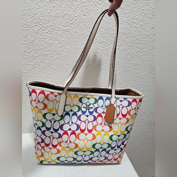 Coach City Tote in Rainbow Signature Canvas - Picture 3 of 4
